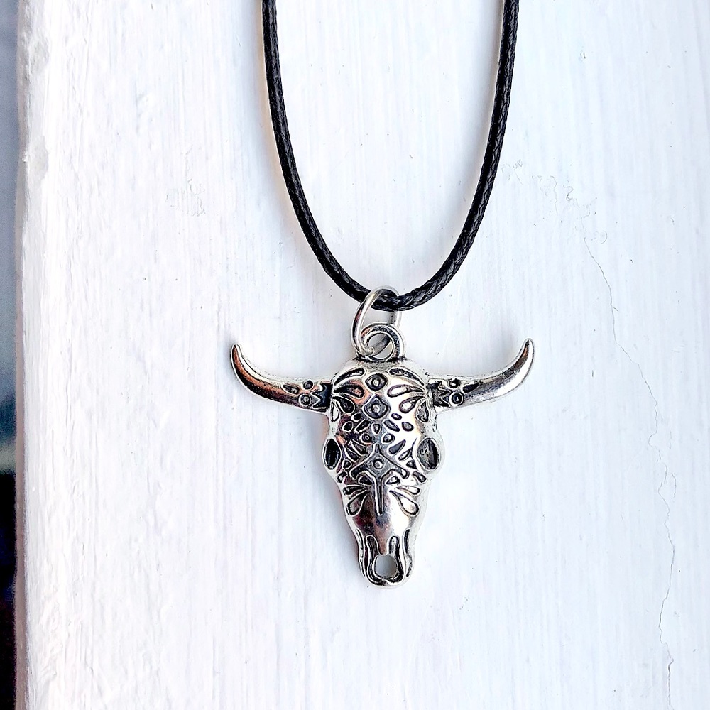Boho Silver Bull Head Skull Pendant Necklace/Choker